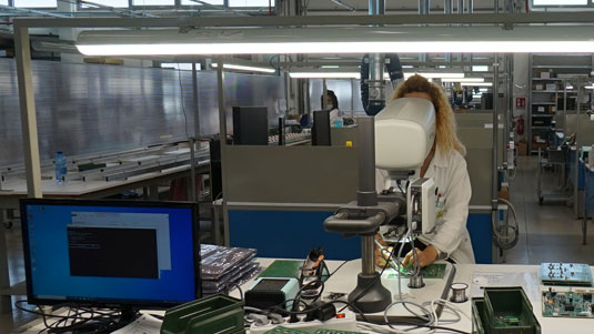 ELIMONT_tecnologie-produttive_microscopio_02 ELIMONT_tecnologie-produttive_microscopio_02